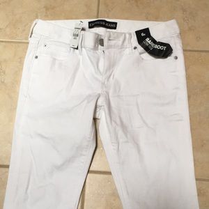 Express jean size 6s NEW w/tag